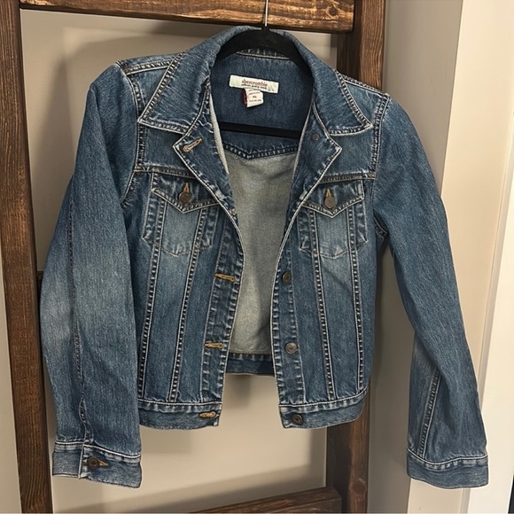 GAP Blue Jean Jacket Classic Denim Style - Picture 1 of 5